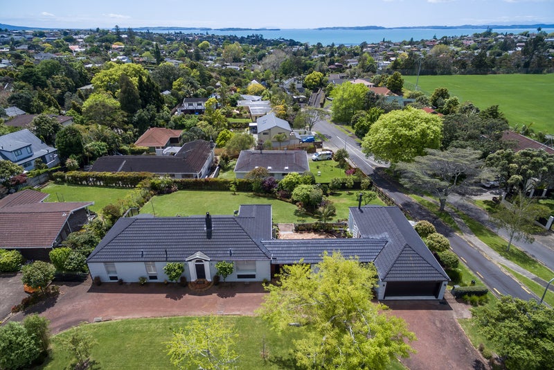 30 Paparoa Road, Cockle Bay, Auckland - Carousel 20