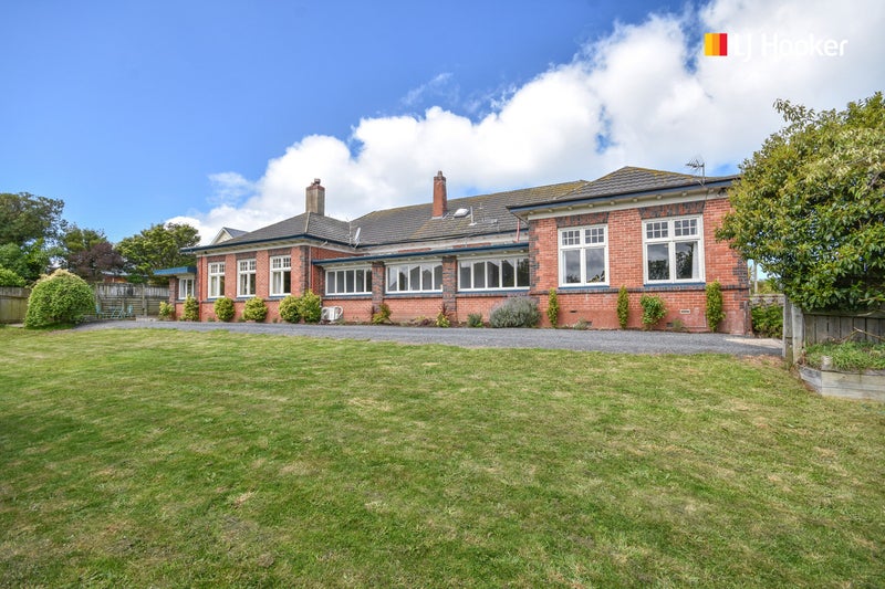 6 Elliffe Place, Shiel Hill, Dunedin - Carousel 1