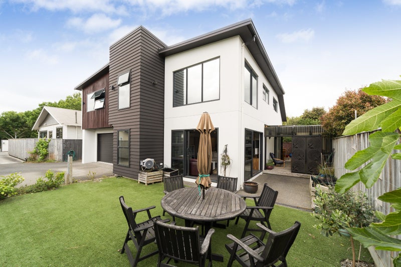 22 Colombo Street, Hokowhitu, Palmerston North - Carousel 1