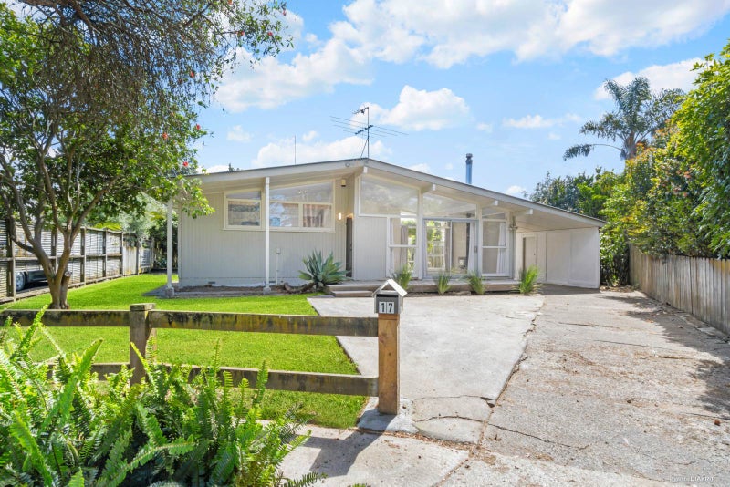 17 Waterton Place, Avondale, Auckland - Carousel 1