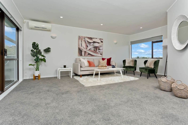 2/6 Ensign Place, Hillcrest, Auckland - Carousel 2
