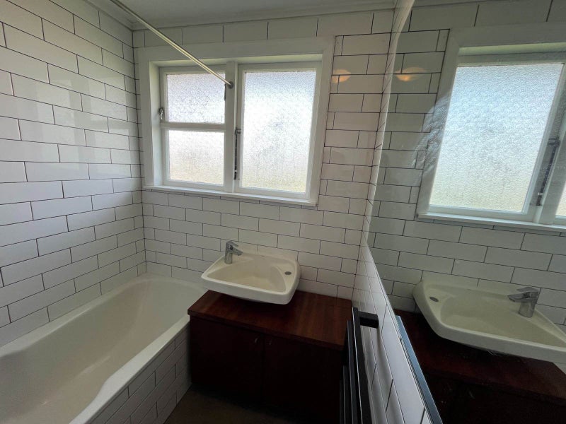 6 Fernwood Place, Wai o Taiki Bay, Auckland - Carousel 10