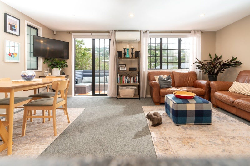 154A Newlands Road, Newlands, Wellington - Carousel 1