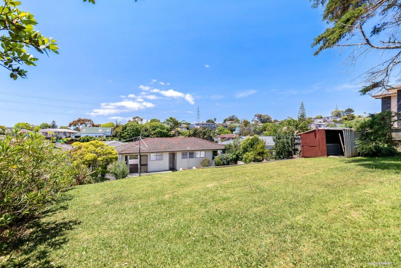 19 Athenic Avenue, Lynfield, Auckland - Carousel 1