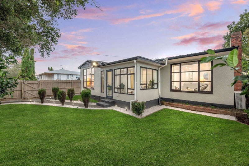 23 Panorama Road, Mount Wellington, Auckland - Carousel 1