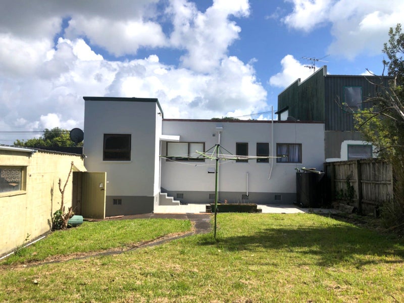 13 Westwell Road, Belmont, Auckland - Carousel 9