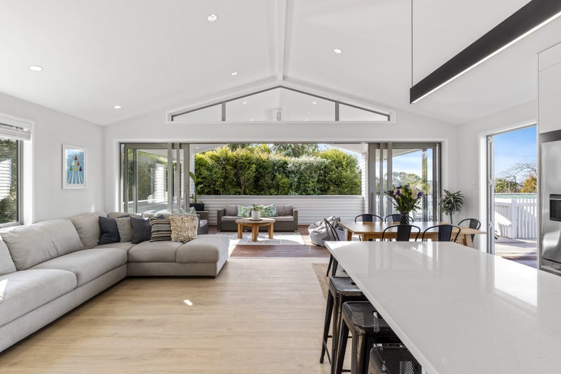 8 Austin Road, Greenhithe, Auckland - Carousel 2