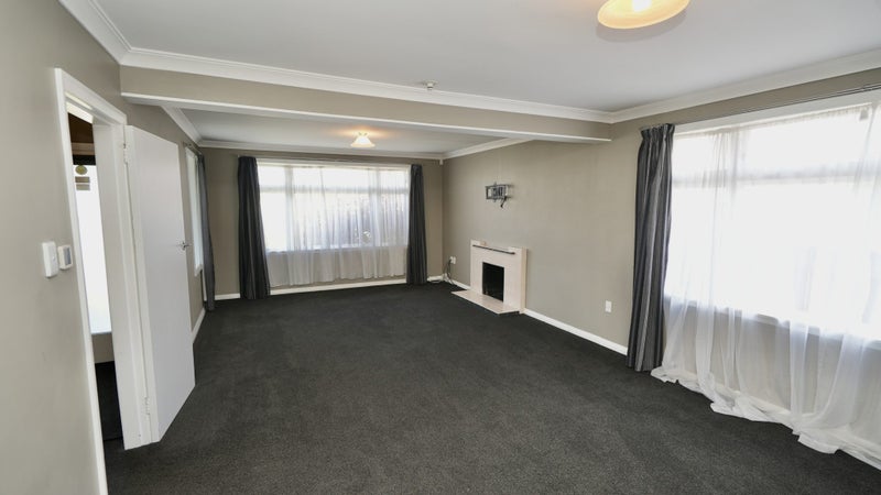 11 Belvedere Crescent, Takaro, Palmerston North - Carousel 2