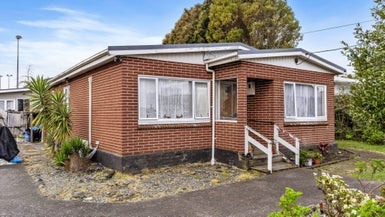 21 Nile Road, Kelston, Auckland - Carousel 1