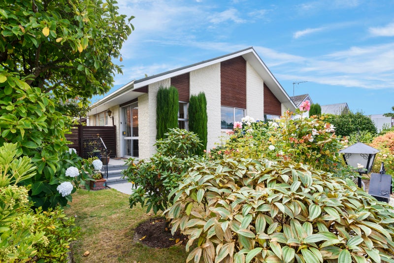 1/18 Powell Crescent, Ilam, Christchurch - Carousel 1