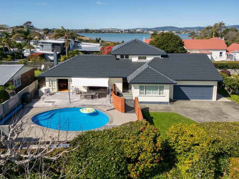 13 Hillcrest Road, Otumoetai, Tauranga - Carousel 1