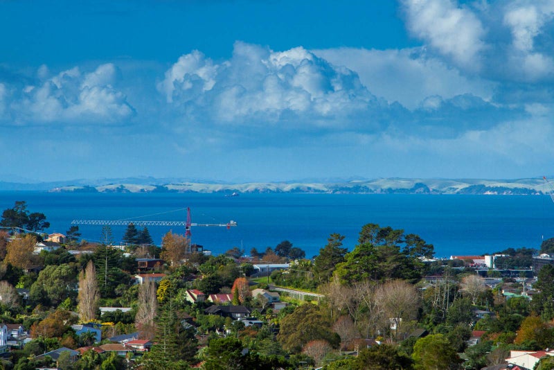 2/813 East Coast Road, Northcross, Auckland - Carousel 1