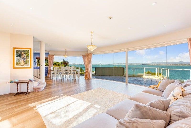 9 Brigantine Drive, Beach Haven, Auckland - Carousel 1