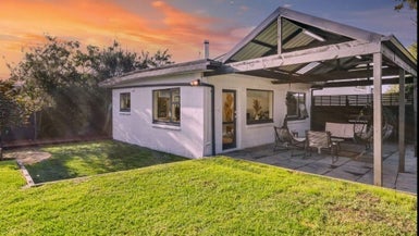 1/21A Cleve RD, Green Bay, Waitakere - Carousel 1