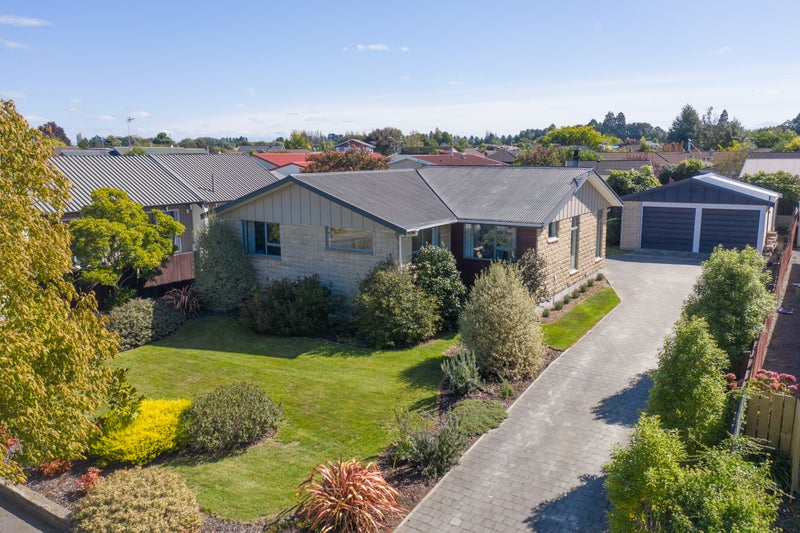 16 Hefford Place, Allenton, Ashburton - Carousel 2
