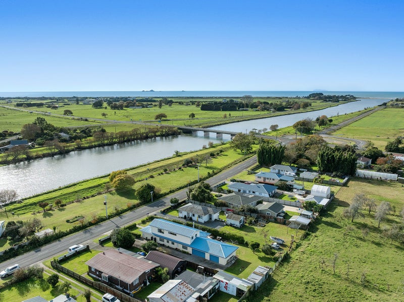 19 East Bank Road, Thornton, Whakatane - Carousel 42
