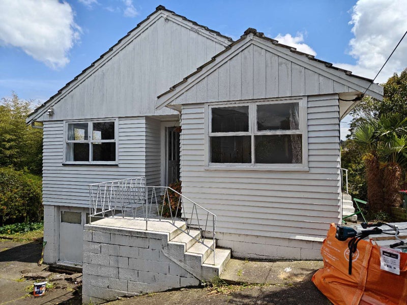 33 Howard Road, Northcote, Auckland - Carousel 1