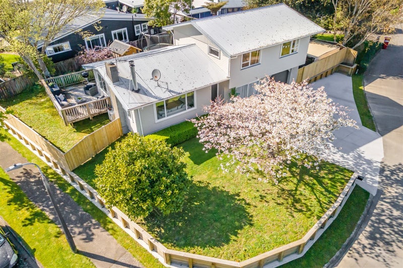 1 Riverlea Way, Totara Park, Upper Hutt - Carousel 1