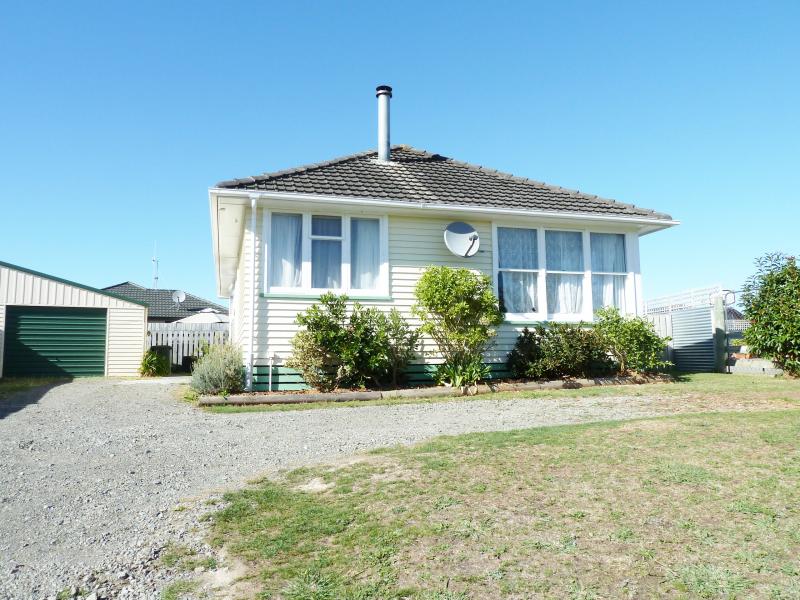 23A Tiller Close, Kelvin Grove, Palmerston North - Carousel 1