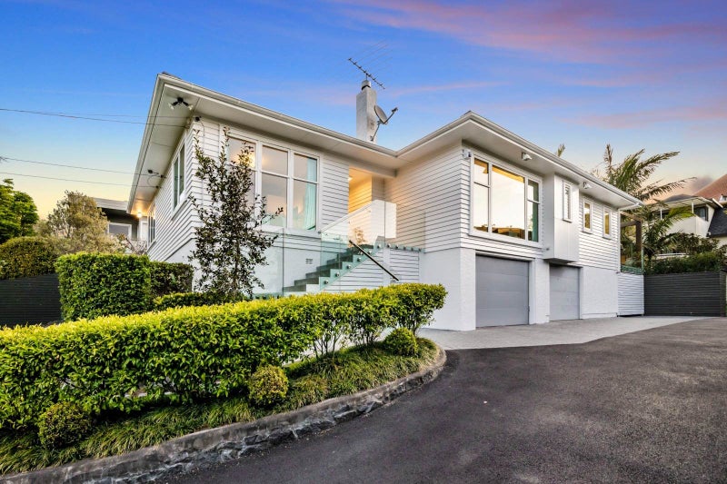 16 Bongard Road, Mission Bay, Auckland - Carousel 1