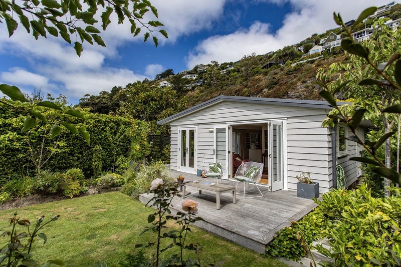 1/2 Heberden Avenue, Sumner, Christchurch - Carousel 1