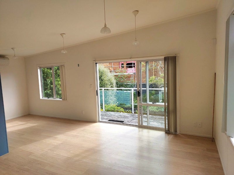 57 Knights Road, Rothesay Bay, Auckland - Carousel 2