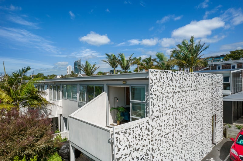 6/27 Wallace Street, Herne Bay, Auckland - Carousel 1