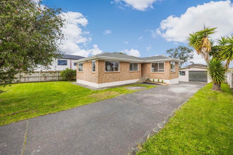 73 Hyperion Drive, Randwick Park, Auckland - Carousel 2