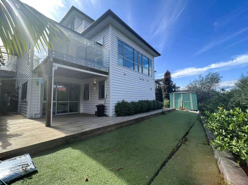 46 Travis View Drive, Fairview Heights, Auckland - Carousel 1