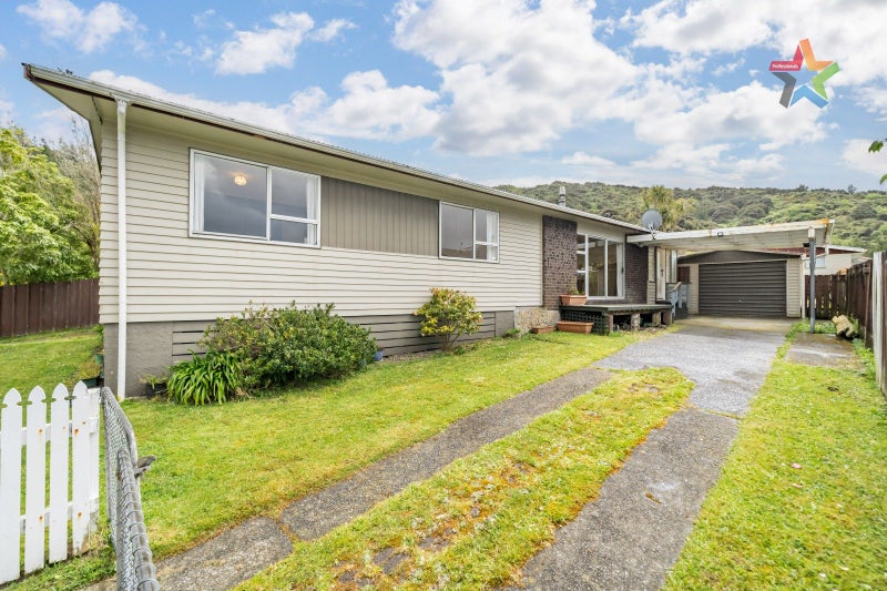 6 Kendal Grove, Wainuiomata, Lower Hutt - Carousel 1