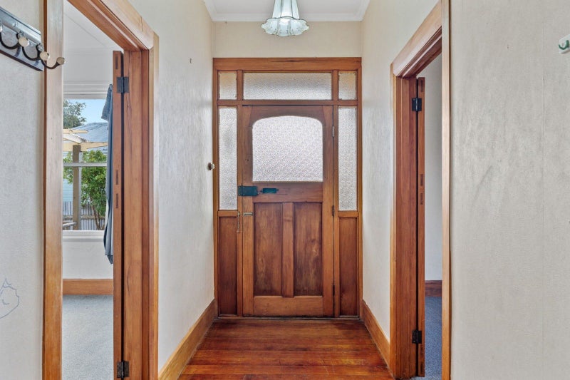 8 Millar Street, Terrace End, Palmerston North - Carousel 2