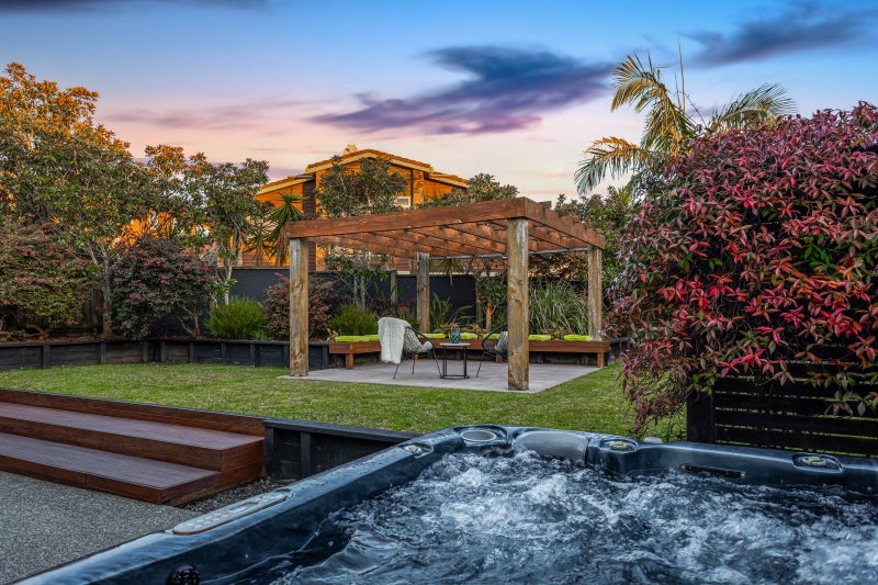 17 Glen Bay Close, Pinehill, Auckland - Carousel 2