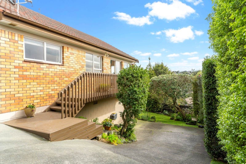 2/34 Shanaway Rise, Hillcrest, Auckland - Carousel 1