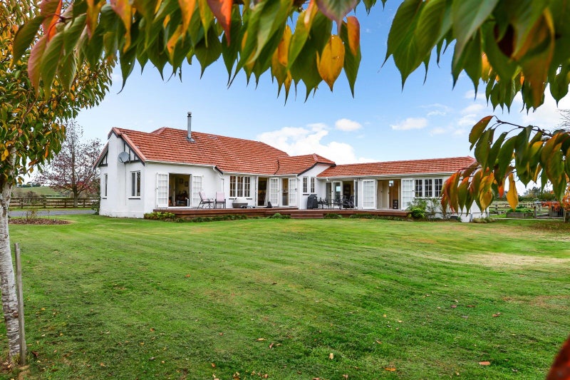 171 Ngaruawahia Road, Hamilton - Carousel 1