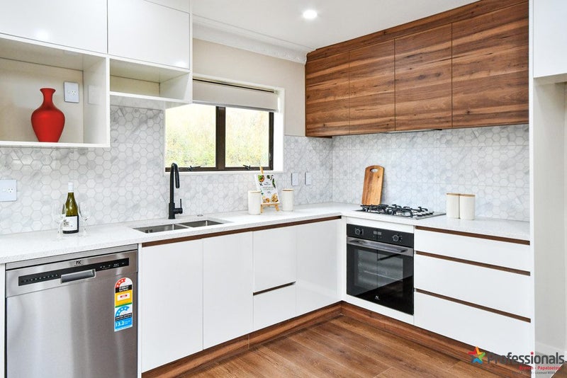 18 Phoenix Place, Papatoetoe, Auckland - Carousel 2