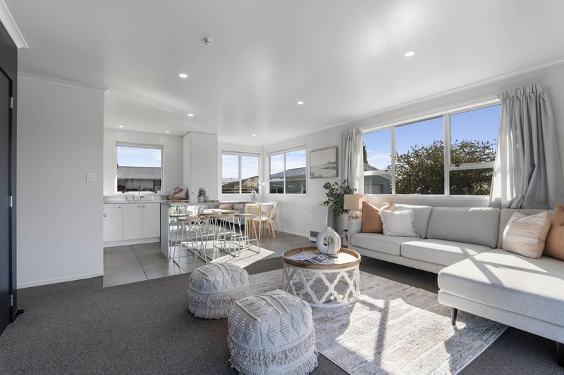 7C Fairview Place, Westown, New Plymouth - Carousel 1