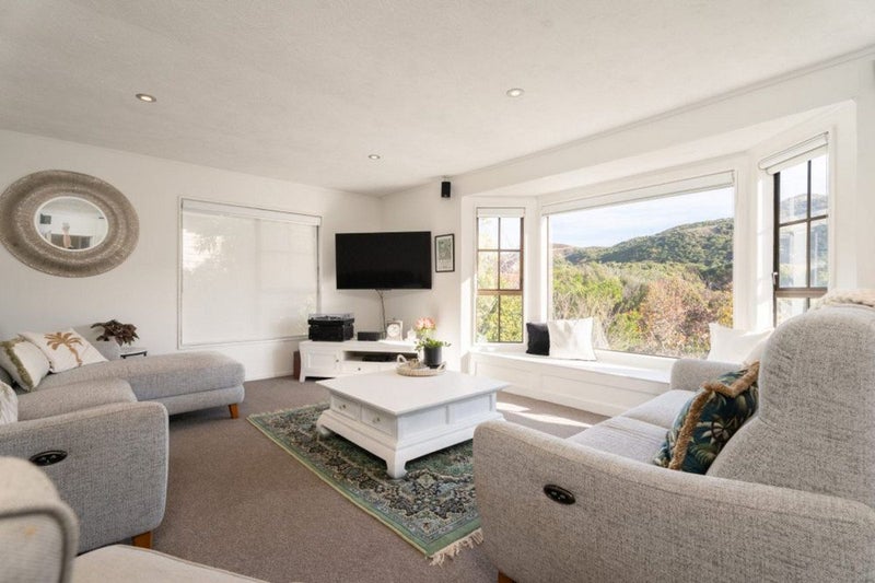 9 Lakewood Avenue, Churton Park, Wellington - Carousel 2
