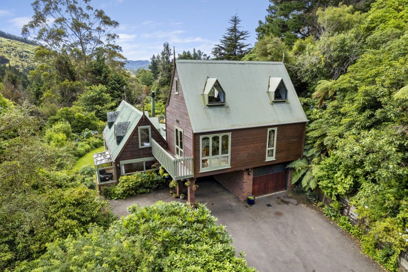 312 Moores Valley Road, Wainuiomata, Lower Hutt - Carousel 2