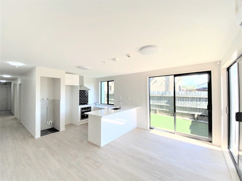 7/7 Stamford Park Road, Mount Roskill, Auckland - Carousel 2