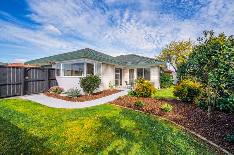 1/327 Botany Road, Golflands, Auckland - Carousel 2