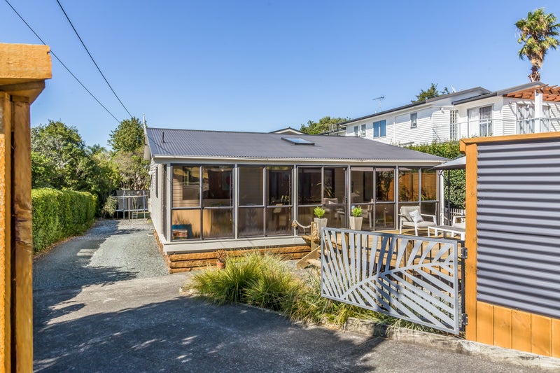 1281 Whangaparaoa Road, Gulf Harbour, Whangaparaoa - Carousel 1