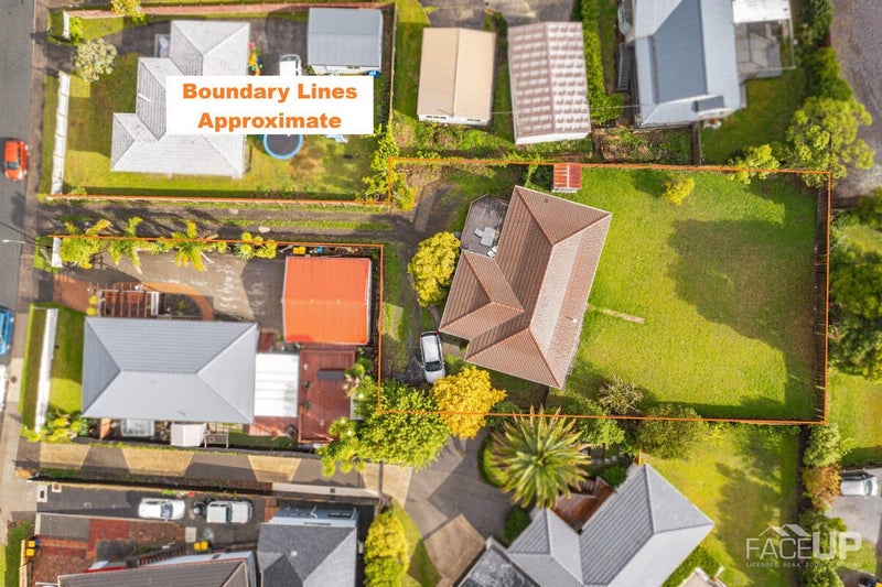 10 Pahi Place, West Harbour, Auckland - Carousel 1