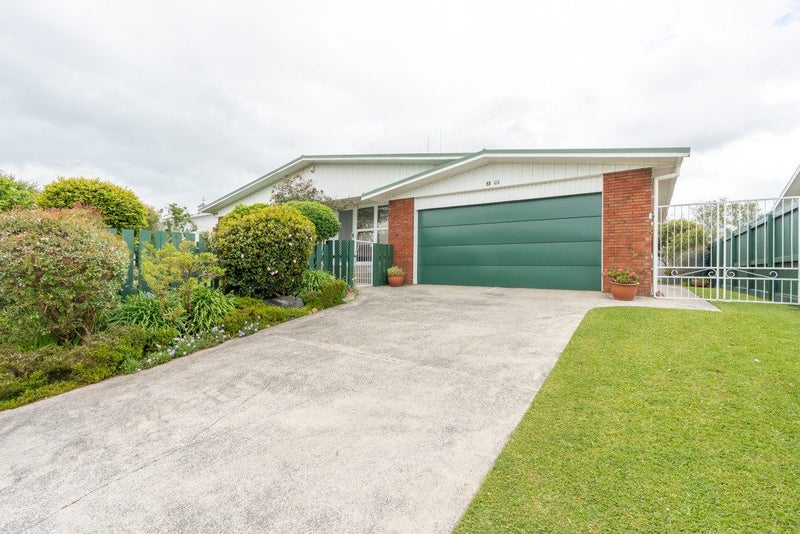 8 Hillary Street, Chedworth, Hamilton - Carousel 2