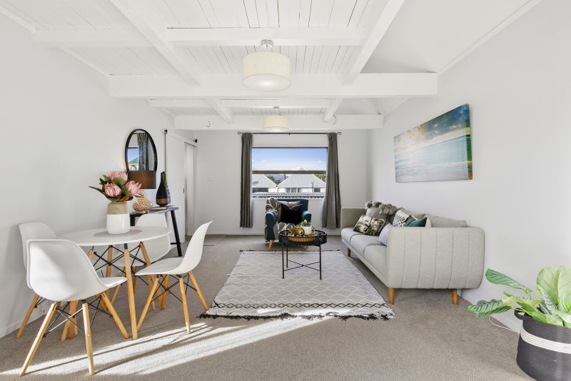 130 Akaroa Drive, Maupuia, Wellington - Carousel 2