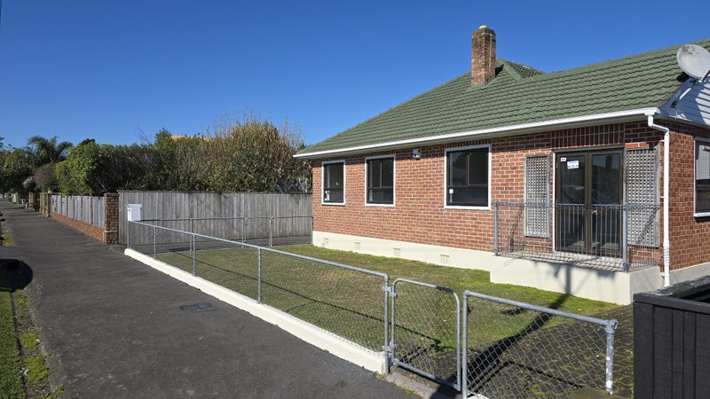 30A Oakley Avenue, Waterview, Auckland - Carousel 15