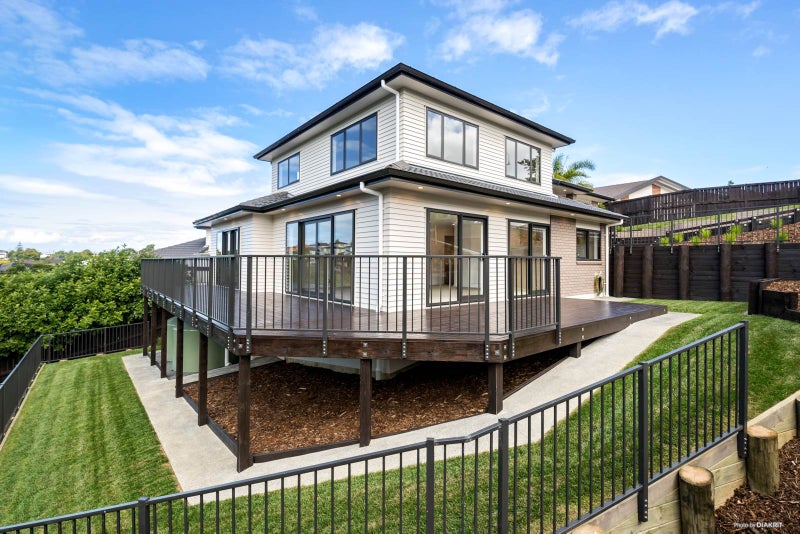 15 Meharg Drive, FAIRVIEW HEIGHTS, AUCKLAND - Carousel 2