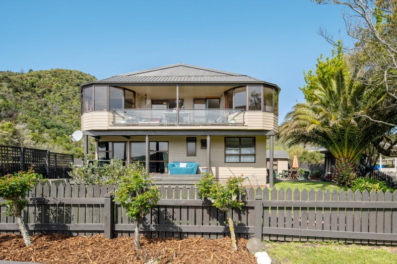 318 Waikawa Road, Waikawa, Picton - Carousel 1