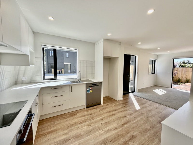 4/107 Smith Street, Woolston, Christchurch - Carousel 1