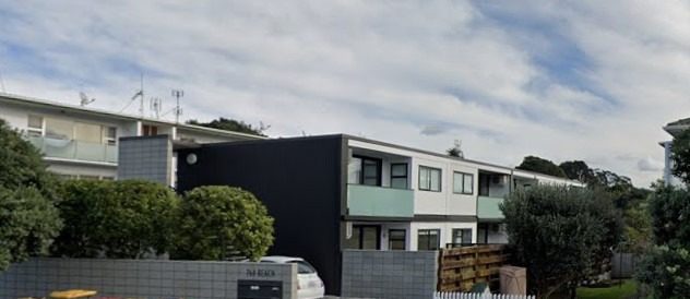 3/764 Beach Road, Browns Bay, Auckland - Carousel 1