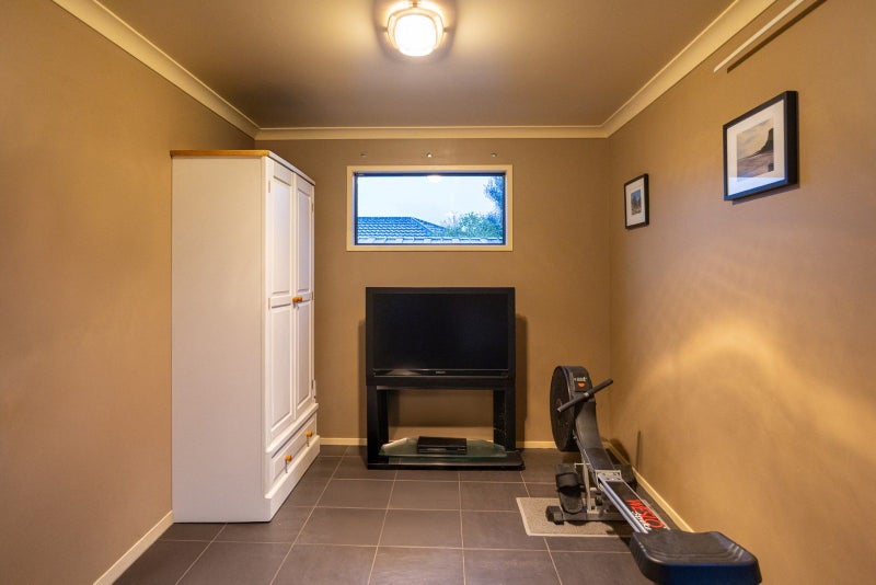 77 Meridian Grove, Kelvin Grove, Palmerston North - Carousel 12
